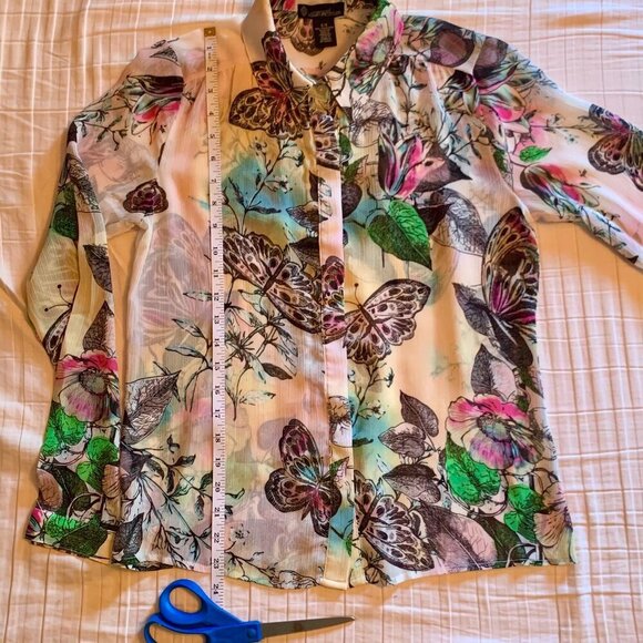 🦋 Signature Studio Butterfly Pattern Sheer Blouse, Pre-Owned, Size S 🌸 - Picture 14 of 17